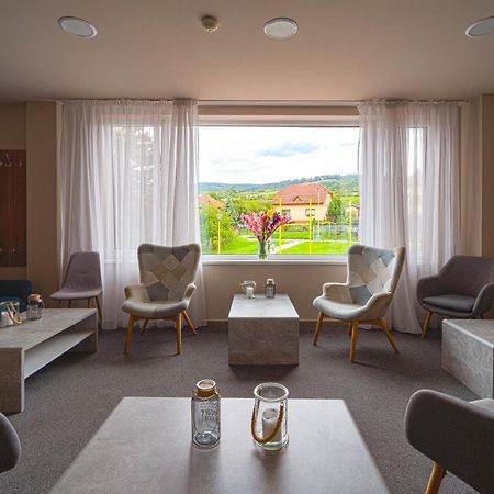 Hotel Aréna Brumov Buitenkant foto