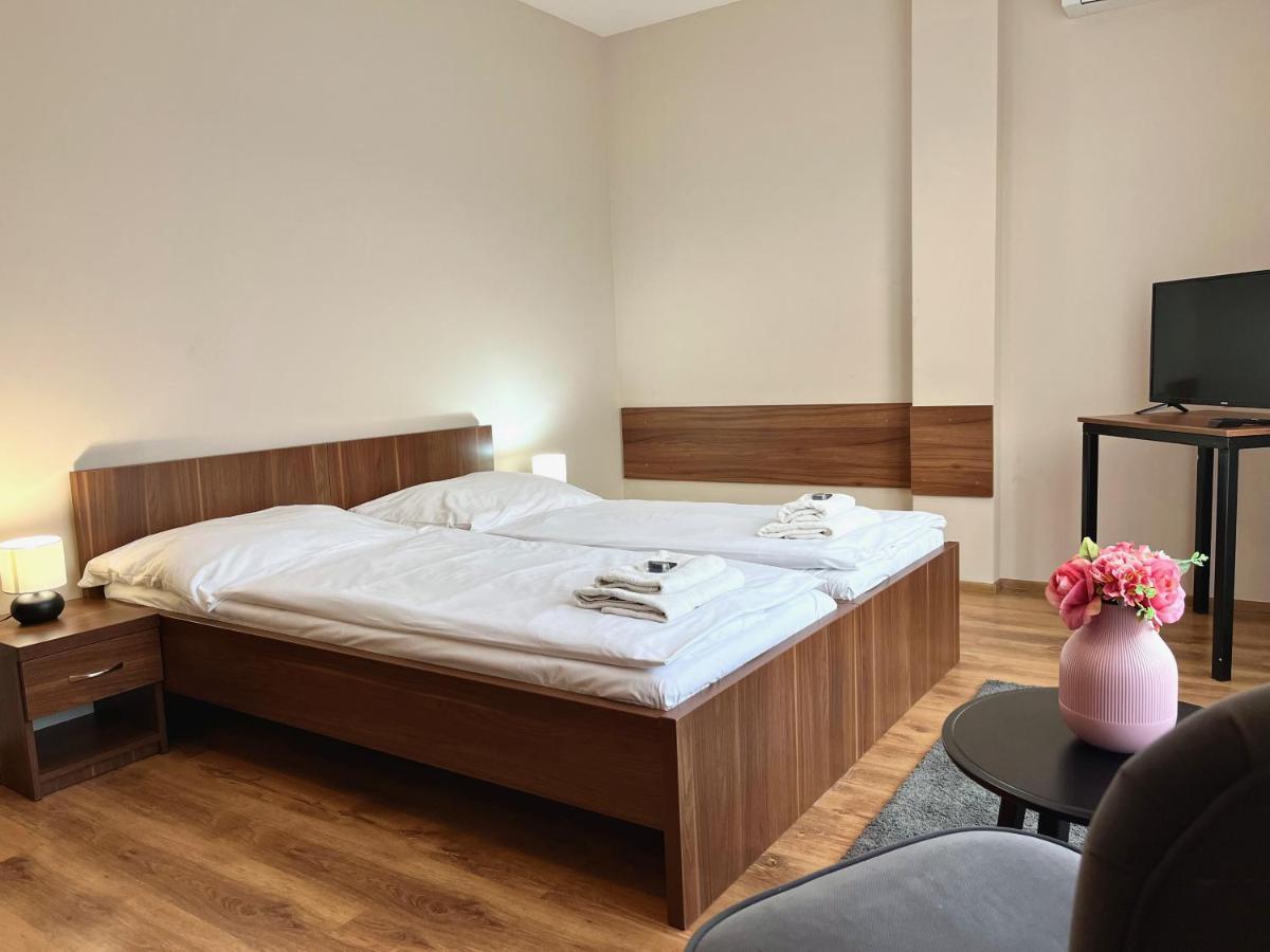 Hotel Aréna Brumov Buitenkant foto