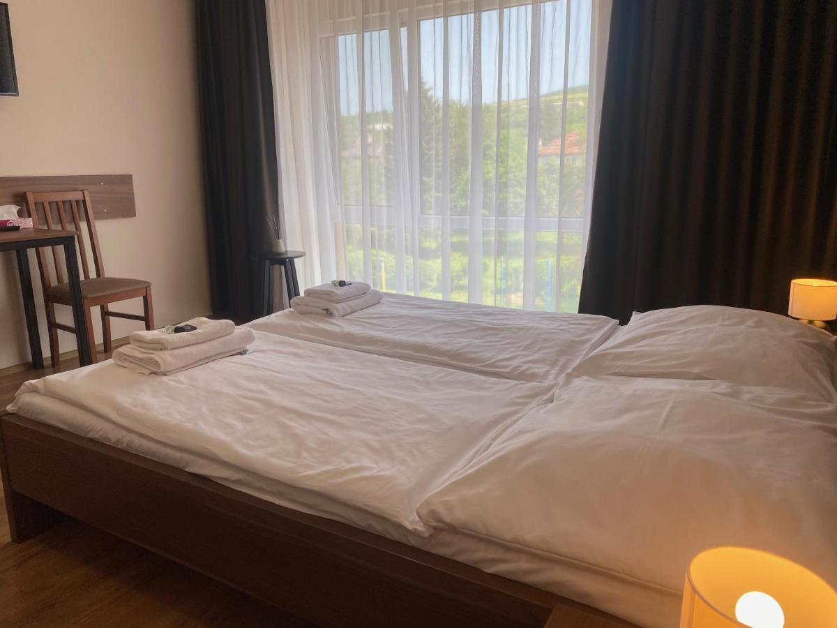 Hotel Aréna Brumov Buitenkant foto