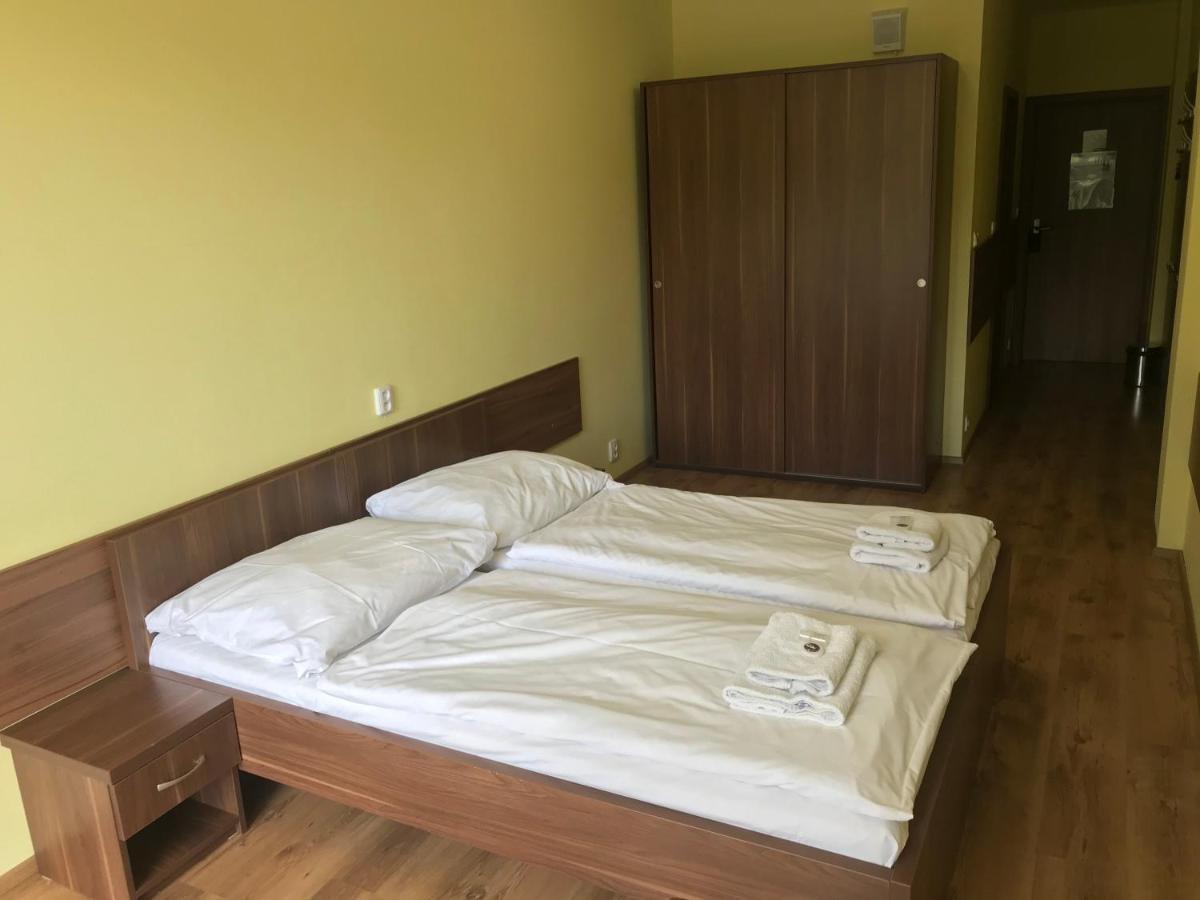 Hotel Aréna Brumov Buitenkant foto
