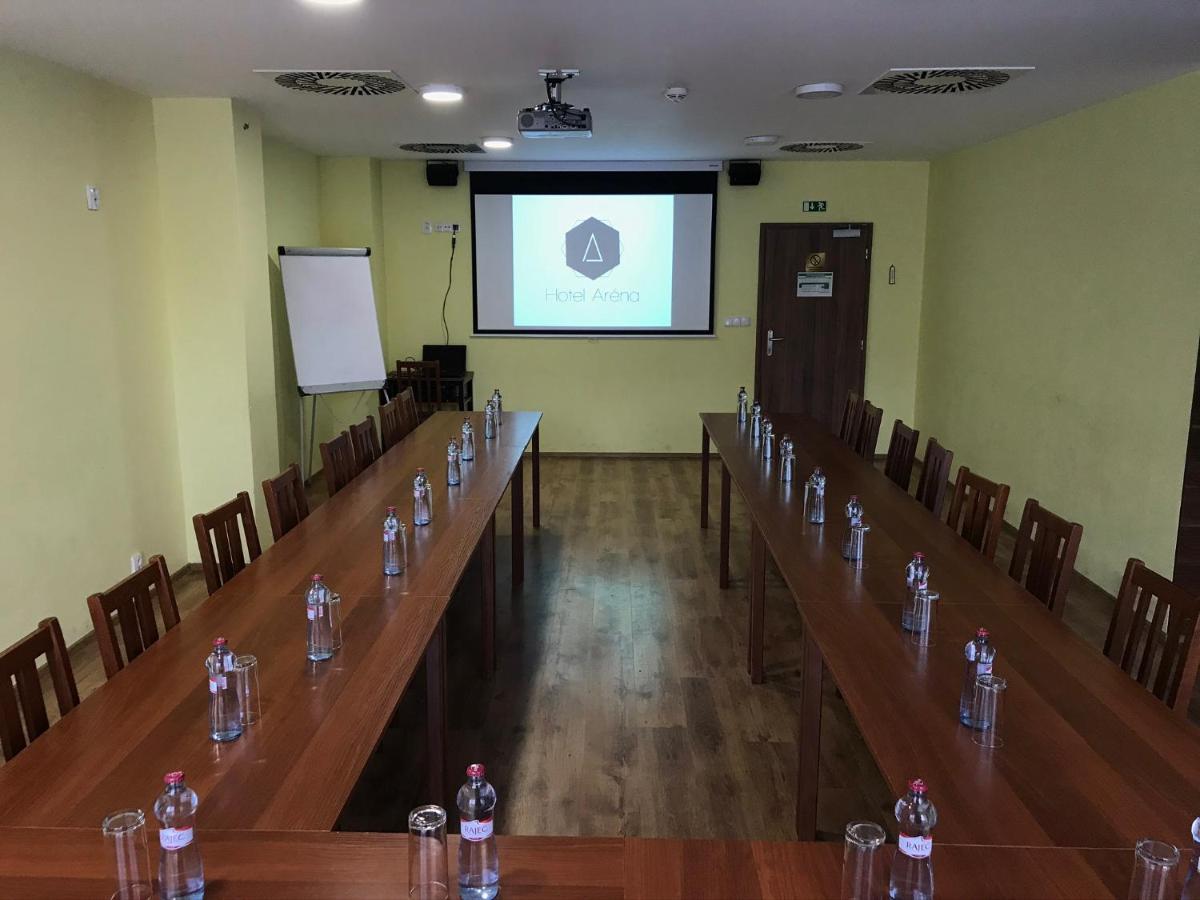 Hotel Aréna Brumov Buitenkant foto